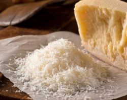 Gustoso Vegetarian Grated Hard Cheese