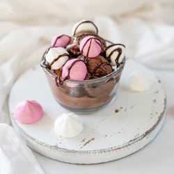 London Apron Co Raspberry Plant Based Meringues