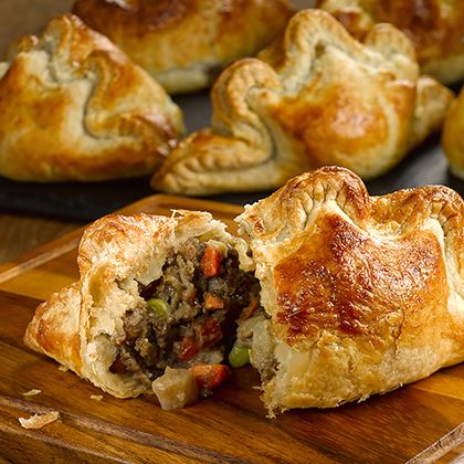 Everyday Favourites Traditional Beef & Vegetable Pasty Unbaked