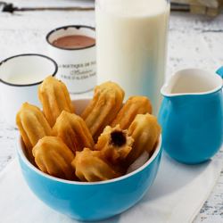 Churros with chocolate and hazelnut flavoured filling (Case of 4)