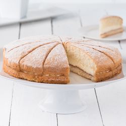 Mademoisellew Desserts Vanilla Cream Dairy Sponge