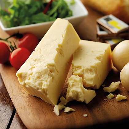 Everyday Favourites Mature White Cheddar Cheese Red Tractor
