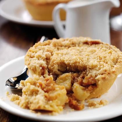Everyday Favourites Caramel Apple Crumble Pie