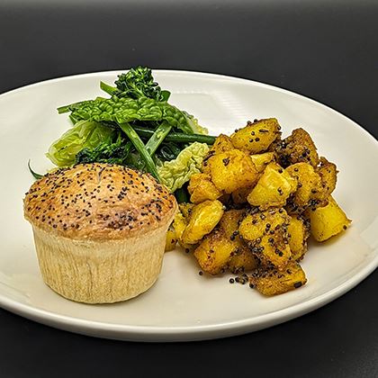 Little & Cull Vegan Spiced Cauliflower Spinach & Lentil Mini Pie
